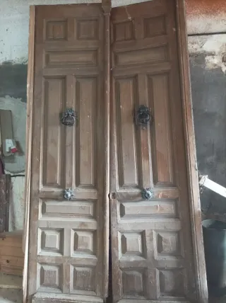 Puerta doble madera exterior