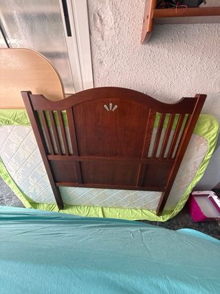 Colchón y canapé de tela y cabecero