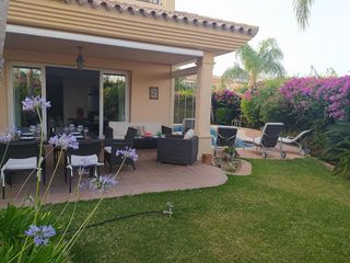 Casa pareada en venta en Calahonda en Mijas
