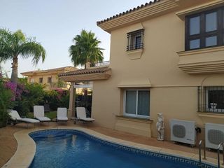 Casa pareada en venta en Calahonda en Mijas