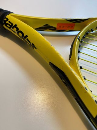 Raqueta de tenis Babolat amarilla. Pure Aero JR 25
