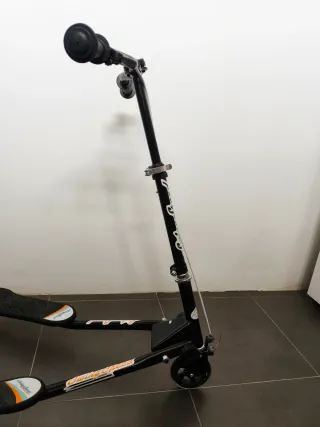 Patinete infantil 3 ruedas. Swing