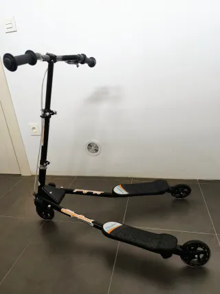 Patinete infantil 3 ruedas. Swing