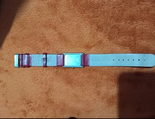 Reloj Gucci Plata y Rojo