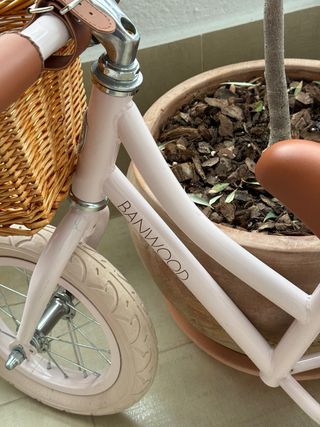 Bicicleta Banwood sin pedales rosa