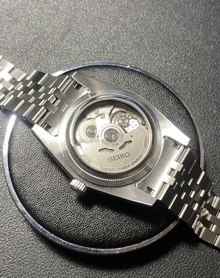 Seiko Mod Plateado Árabe