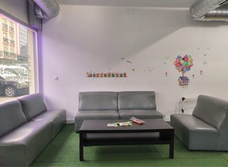 Sofá 2 plazas gris piel