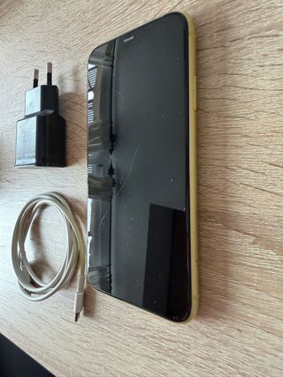 iPhone 11 Giallo + Caricatore Samsung