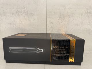 Plancha GHD Cronos Max Negra y Dorada