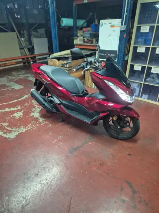 Honda PCX 125 Rojo