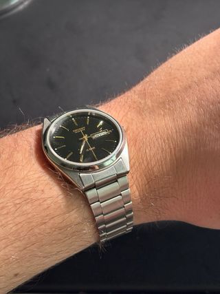 Reloj Orient Quartz Negro y Plateado