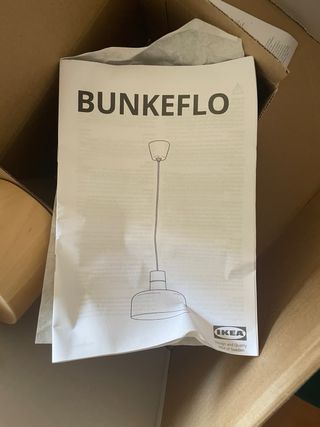 Lámpara de techo BUNKEFLO roja y madera