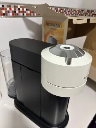 Cafetera Nespresso Vertuo Next DeLonghi