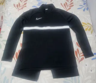 Conjunto deportivo Nike negro