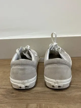 Zapatillas Vans Beige y Blancas