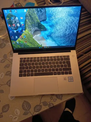Ordenador portátil Huawei como nuevo Sevilla