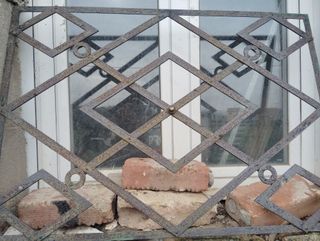 Reja de hierro forjado para ventana