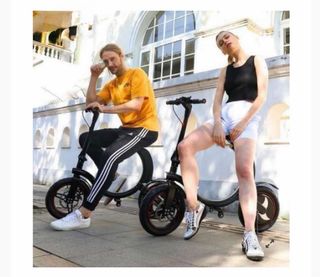 Bici Eléctrica Plegable Negra nueva sin usar