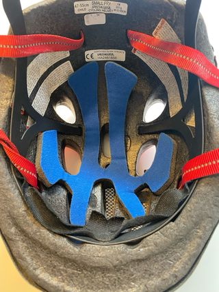 Casco Specialized Bici Niño Rojo y Negro. 47-55 cm