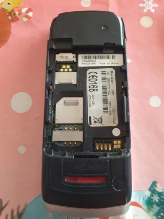 Motorola W230 con 2 caricabatterie