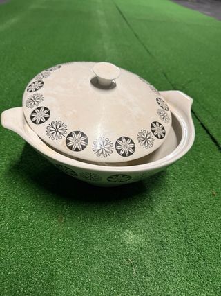 Vajilla cerámica antigua redonda