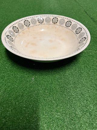 Vajilla cerámica antigua redonda