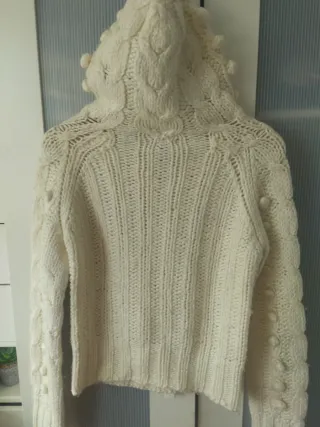 Jersey de punto blanco con pompones