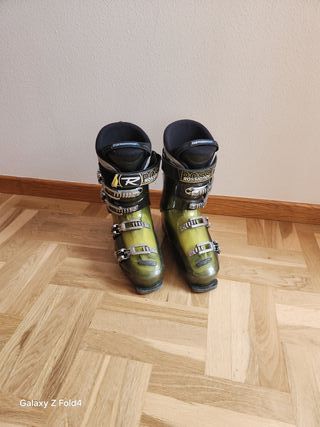 Esquís Nordica de 168 cm y botas Rossignol 27,5