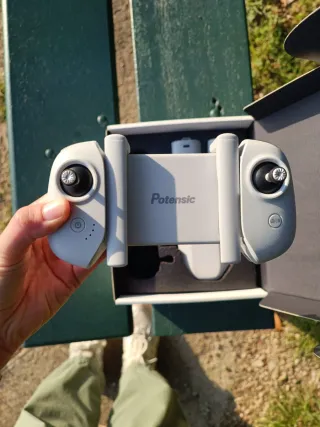 Dron Potensic Atom Gris con mando y 1 bateria