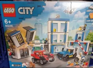 Lego City Comisaría 60246