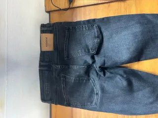 Pantalones vaqueros negros Pull&Bear rotos