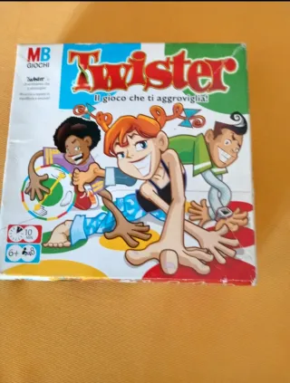Twister Gioco da Tavolo MB Giochi