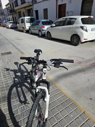 Bicicleta 24 WEED STACK WS 1.0 Blanca