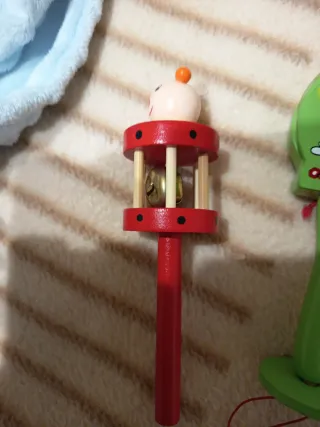 Juguete musical de madera