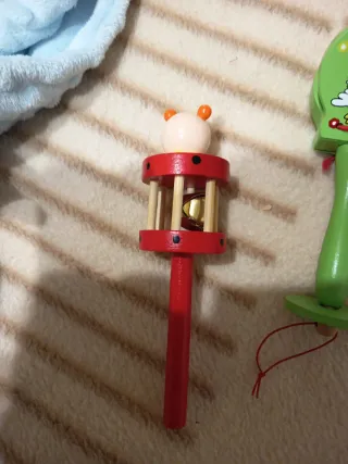 Juguete musical de madera