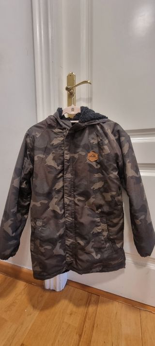 Chaqueta niño/a camuflaje talla 16.