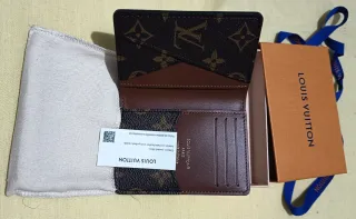 Tarjetero Louis Vuitton Monogram Marrón