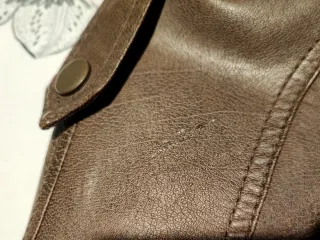 Cazadora de piel marrón