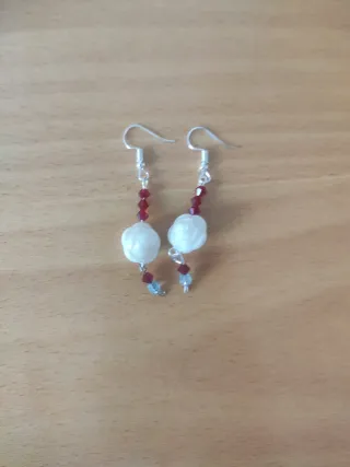 Pendientes flor blanca y cuentas de Swarovski