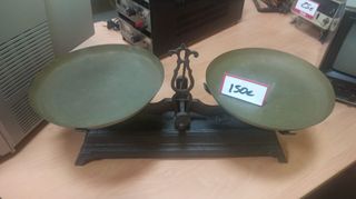 Balanza antigua de platos