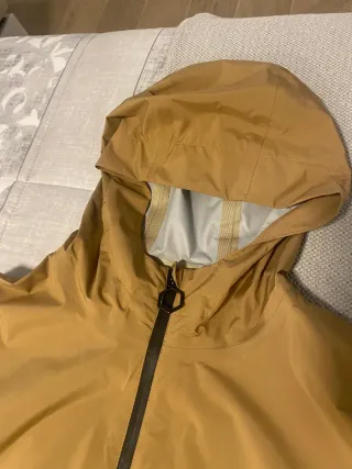 Gabardina Beige con Capucha