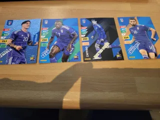 Carte Calcio Panini Adrenalyn Azzurri più 5 sarie