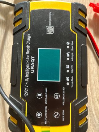 Cargador Baterías Coche Moto URAQT 12V/24V