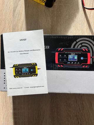 Cargador Baterías Coche Moto URAQT 12V/24V