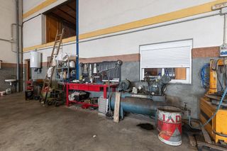 Nave industrial en venta en Loja