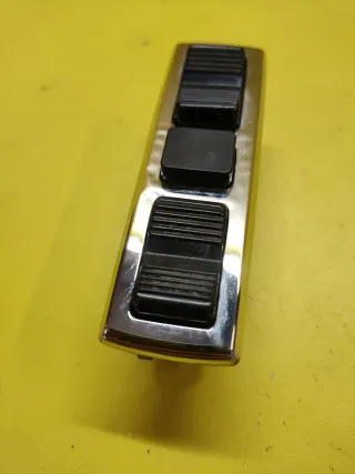 BOTONERA ELEVALUNAS MERCEDES BENZ W123