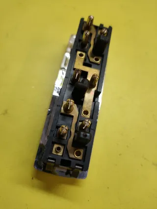 BOTONERA ELEVALUNAS MERCEDES BENZ W123