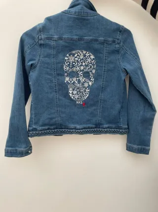 Cazadora vaquera niña IKKS azul. Talla/10 años. ..