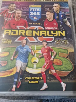 Álbum Panini FIFA 365 Adrenalyn XL 2025