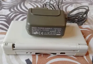 Nintendo DS Lite Blanca + Cargador